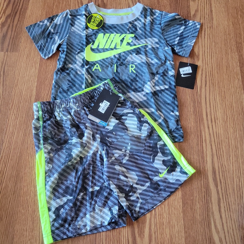 Nike Boys 4 Grey Camo Shirt and Shorts NWT